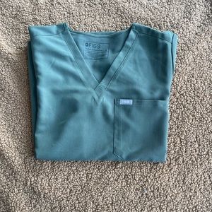 Figs scrub top